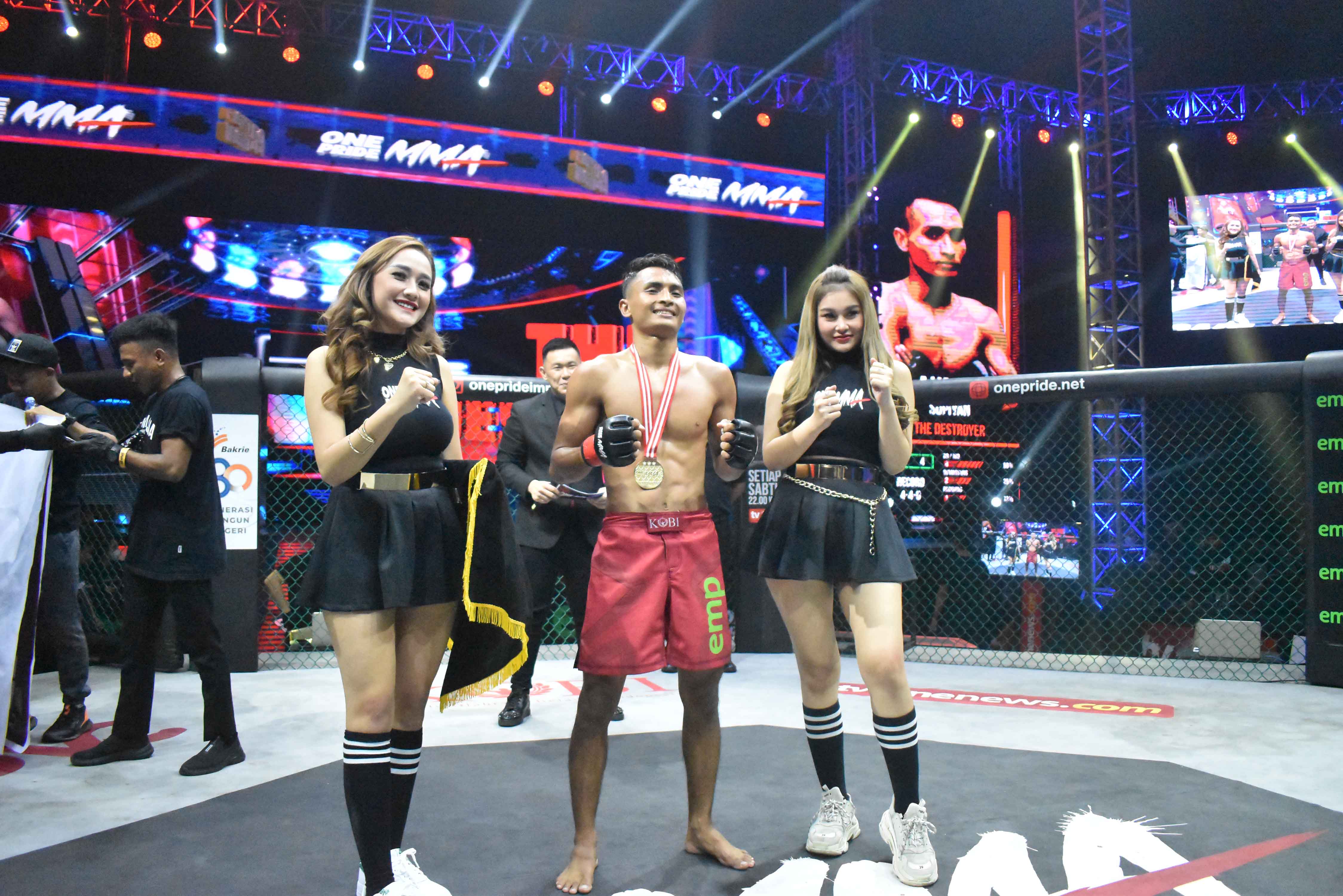 Ahmad Menutup Lembaran Kelas Strawweight Dengan Manis