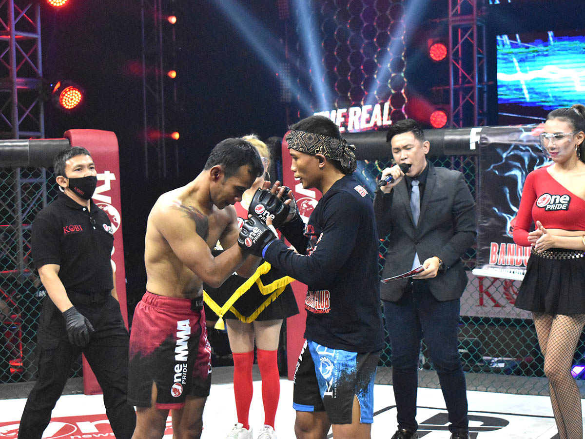 Gugun Berhasil Rebut Sabuk Juara Kelas Batam Di Rematch Title One Pride FN 39